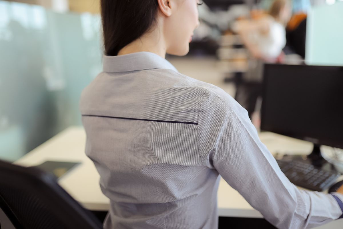 Como escolher tecidos e malhas adequados para uniformes empresariais