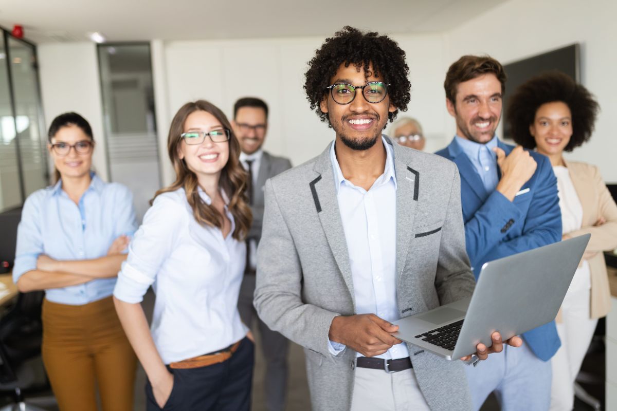 Roupa de trabalho precisa seguir um padrão?